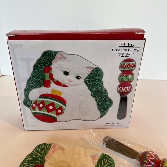 Yuletide Kitten Snack Plate with Spreader - Picture 7 of 8